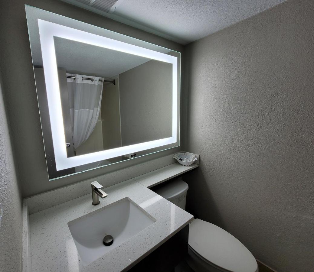 Wingate By Wyndham Wichita Airport Hotel Luaran gambar