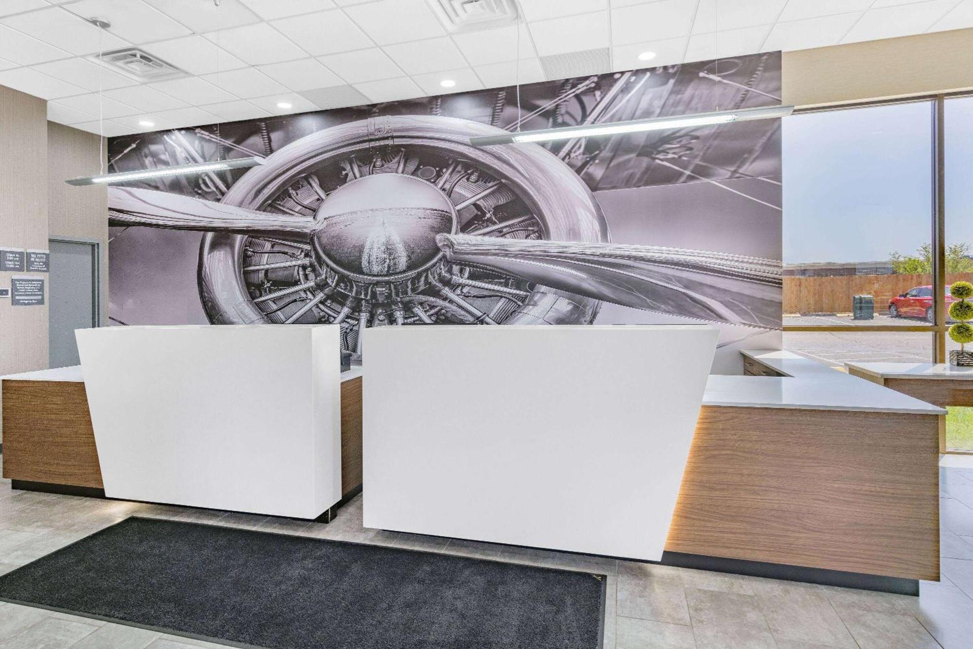 Wingate By Wyndham Wichita Airport Hotel Luaran gambar