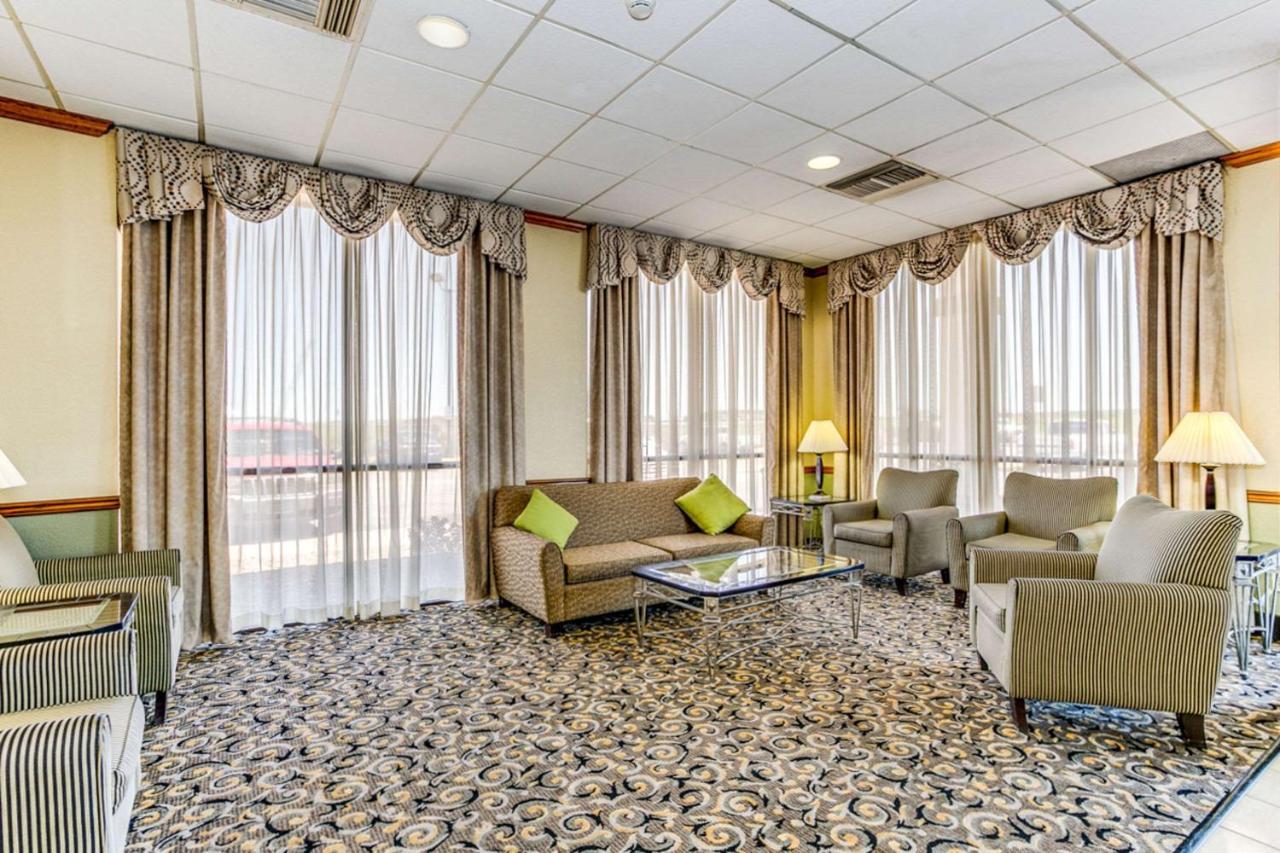 Wingate By Wyndham Wichita Airport Hotel Luaran gambar
